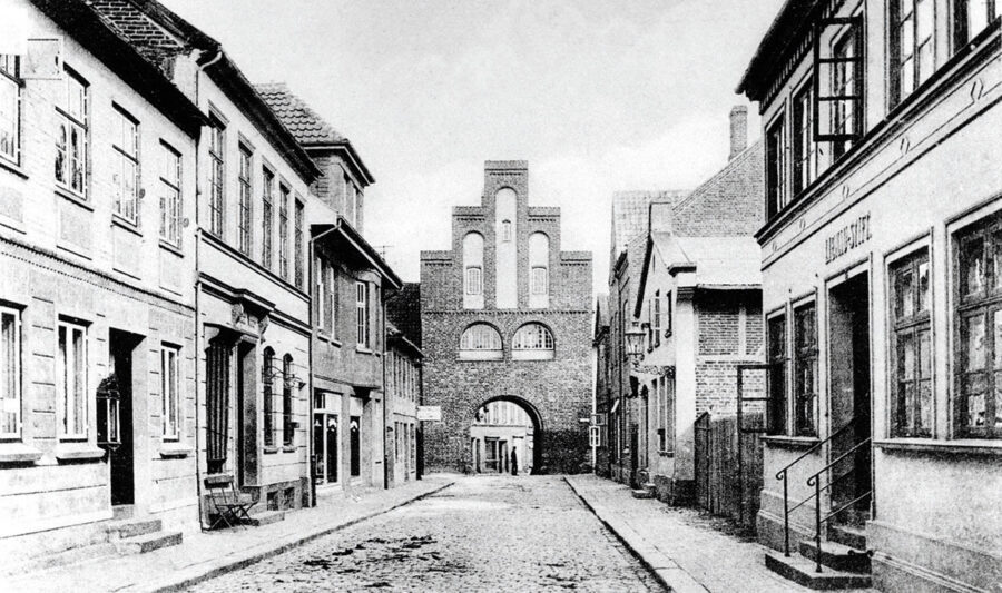 Neustadt in Holstein - Kremper Straße mit Kremper Tor
