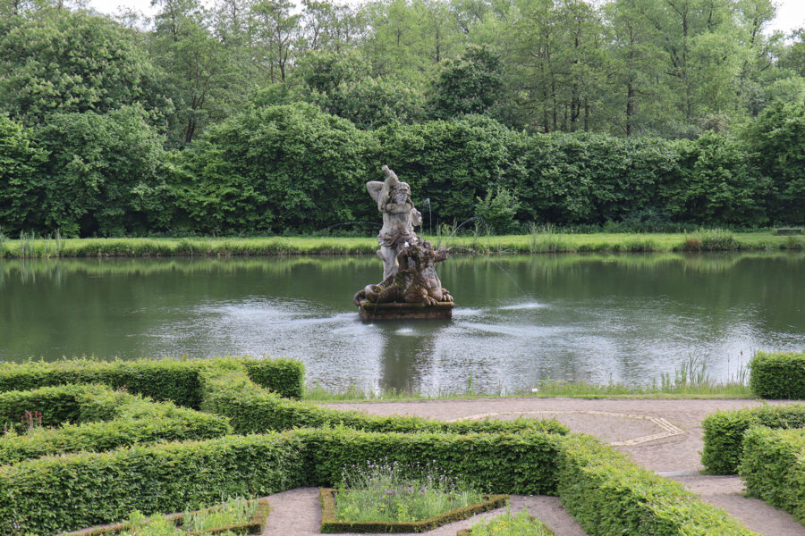 Schleswig - Schloss Gottorf - Herkulesteich im Barockgarten
