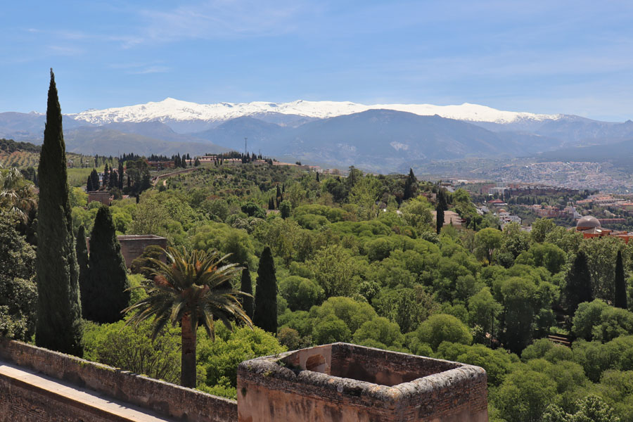 Alhambra - Ausblick auf Sierra Nevada