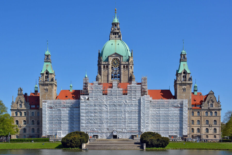 Hannover - Neues Rathaus mit Baugerüst