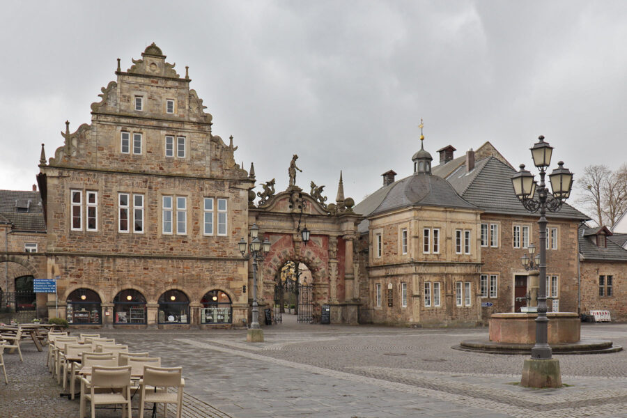 Bückeburg - Schlosstor mit Hofkammer und Alter Kammerkasse