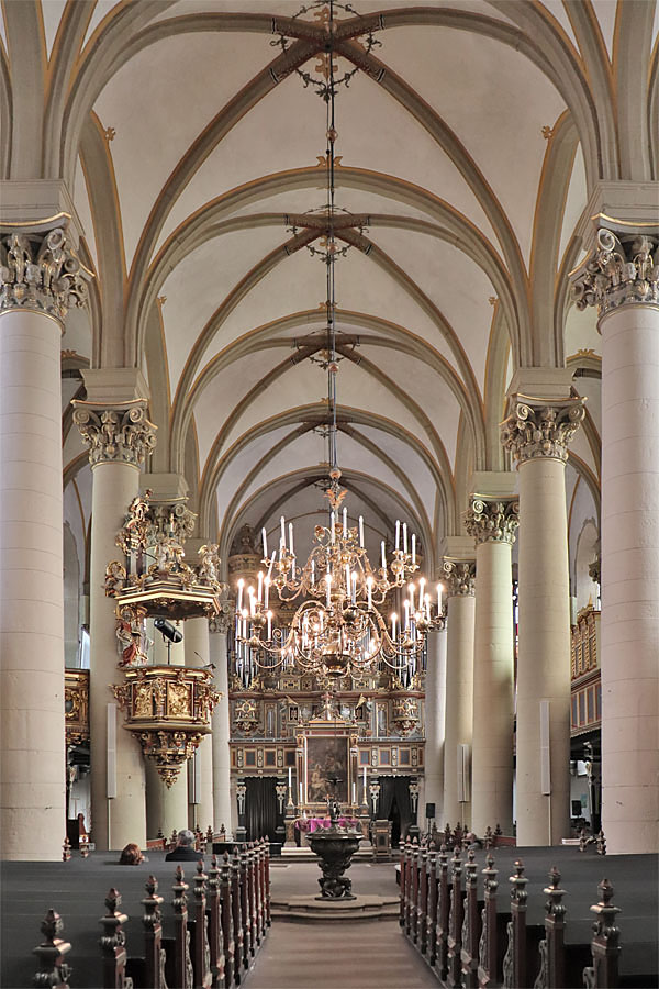 Bückeburg - Stadtkirche - Mittelschiff