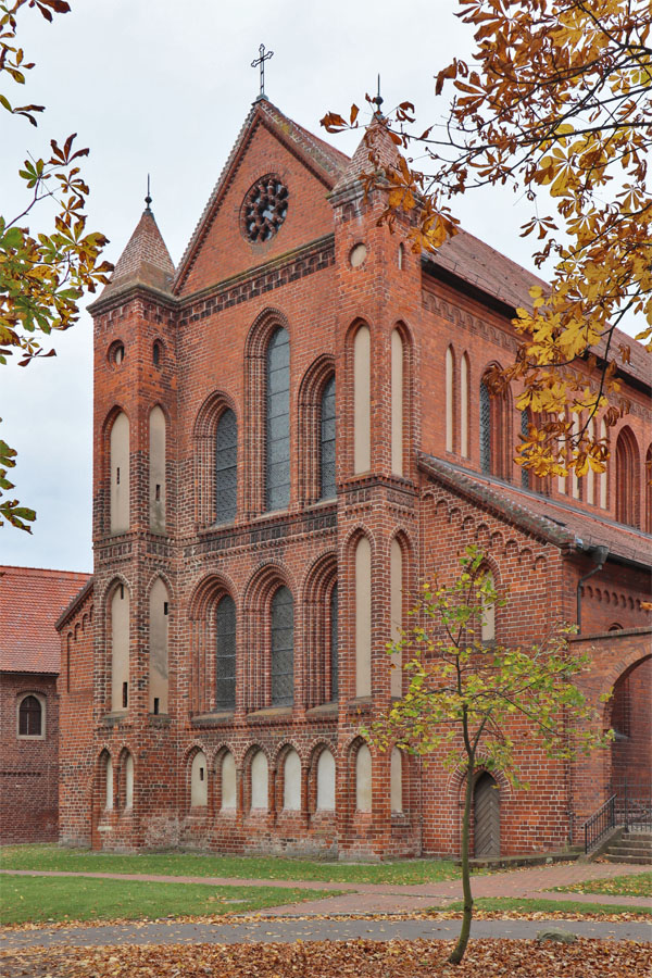 Lehnin - Zisterzienserklosterkirche - Westfassade