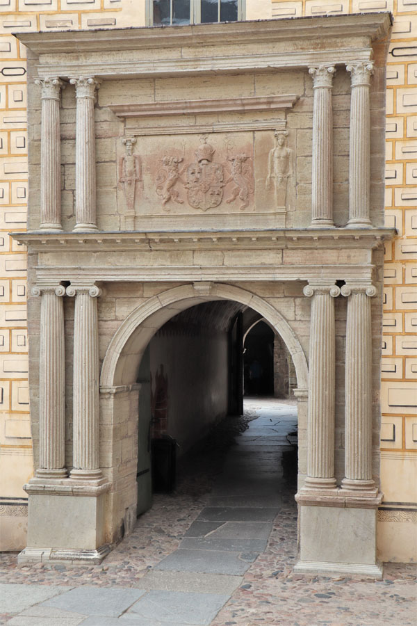 Kalmar - Schloss - Portal im Hof