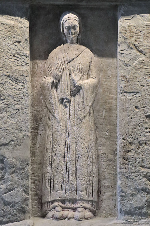 Stiftskirche Gernrode - Heiliges Grab - Figur in Westwand