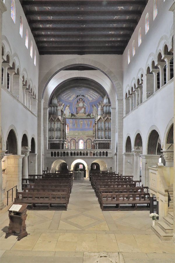 Stiftskirche Gernrode - Mittelschiff nach Westen