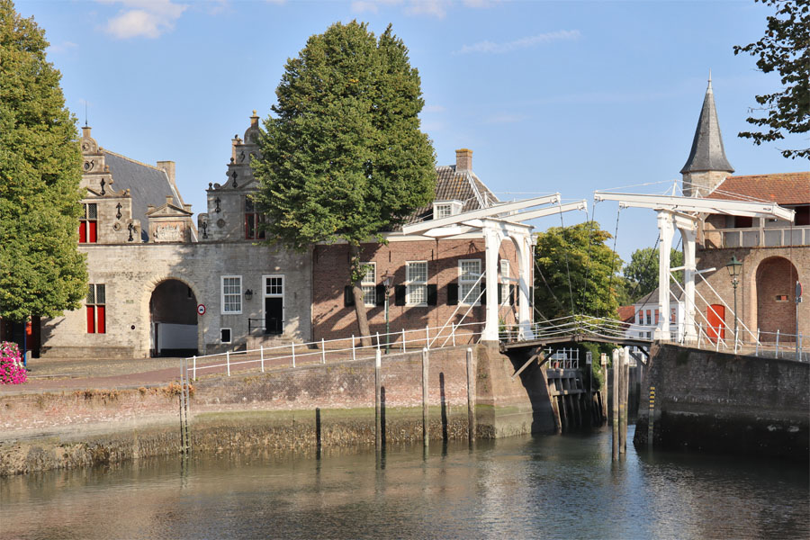 Zierikzee - Hafenbecken und Noordhavenpoort