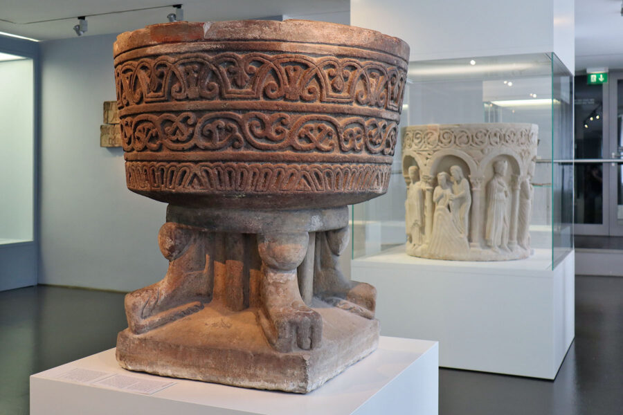 Ostfriesisches Landesmuseum Emden - Taufsteine