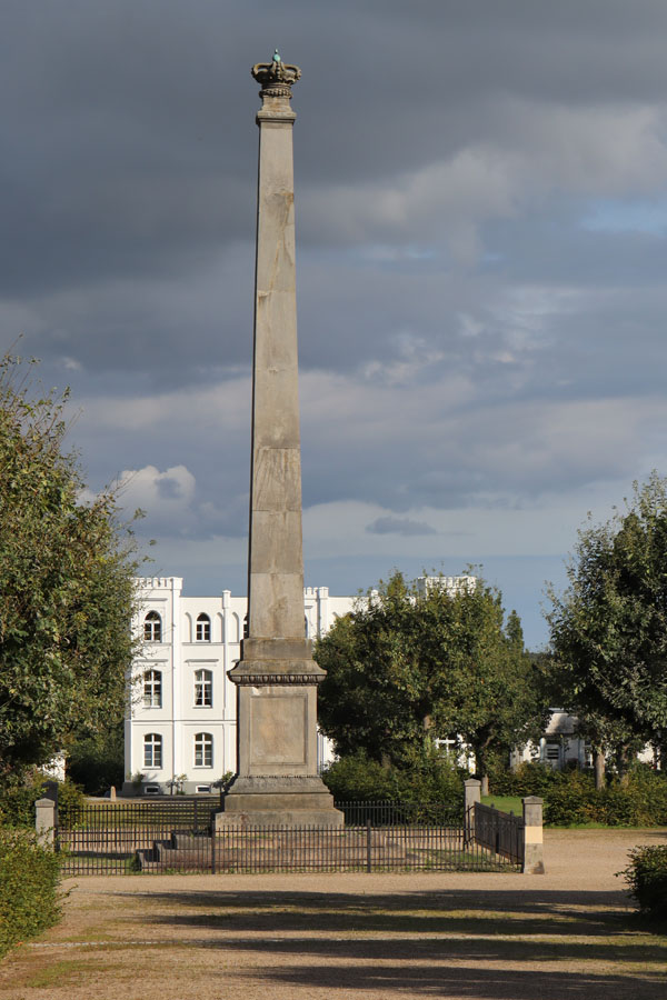 Putbus - Obelisk am Circus