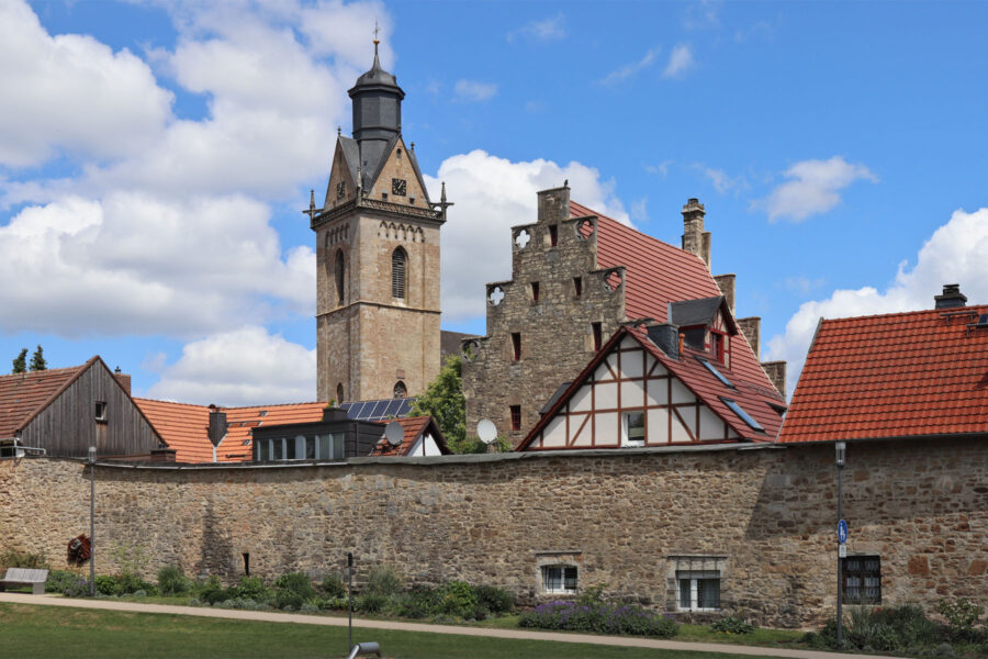 Korbach - Stadtmauer mit Steinhaus
