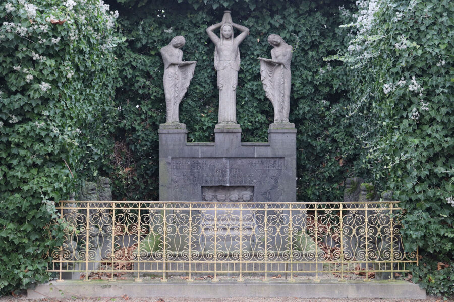 Mathildenhöhe Darmstadt - Brunnengruppe (Bernhard Hoetger)