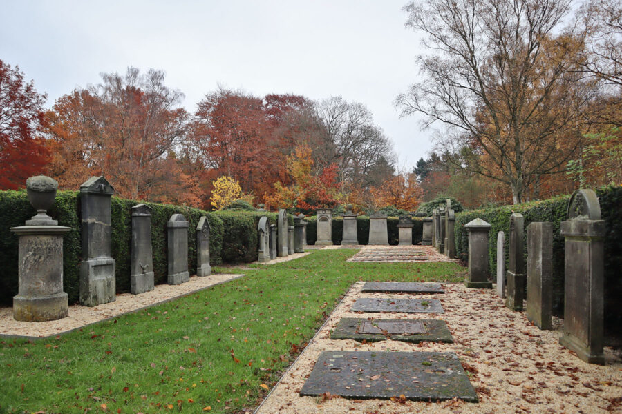 Friedhof Ohlsdorf - Freilichtmuseum im Heckengarten