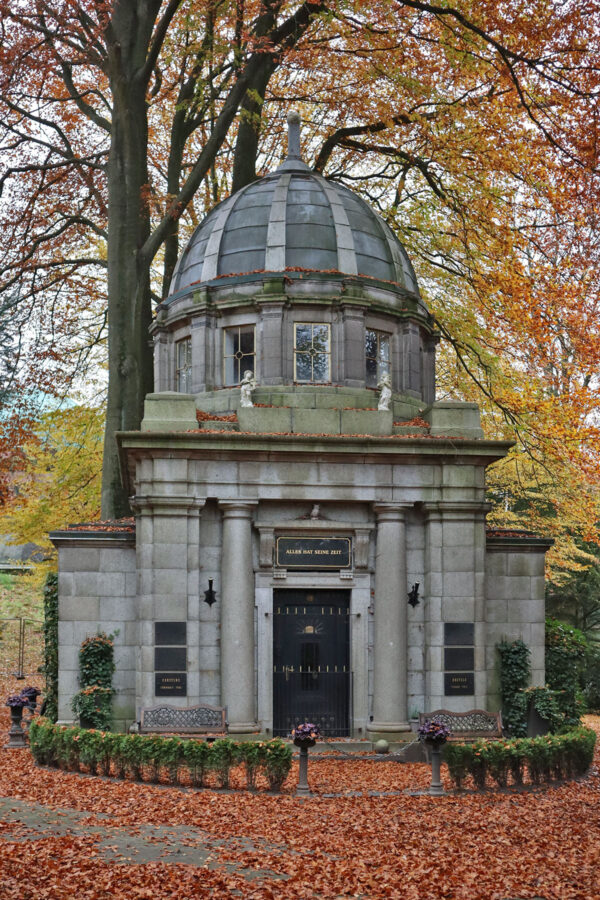 Friedhof Ohlsdorf - Mausoleum Hoefele