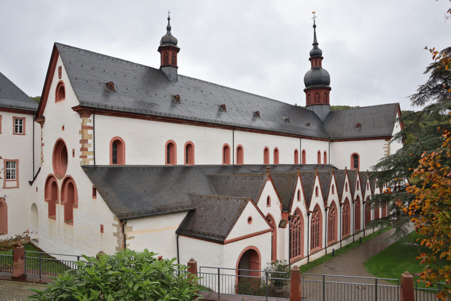 Kloster Eberbach - Klosterkirche von Südwesten